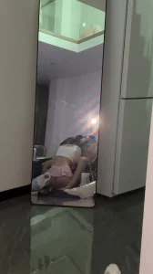 广州情侣白丝蕾丝短袜骚逼精液射在屁股上